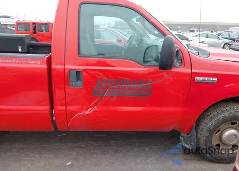 2005 Ford F-250 Xl/Xlt z USA, uszkodzony, nr VIN 1FTNF20525EC97584